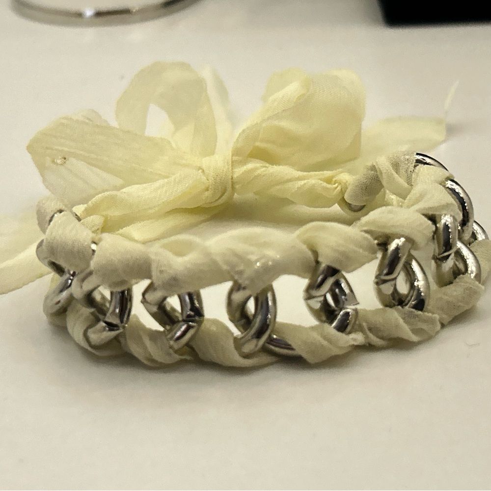 Bracelets - Picture 4 of 16